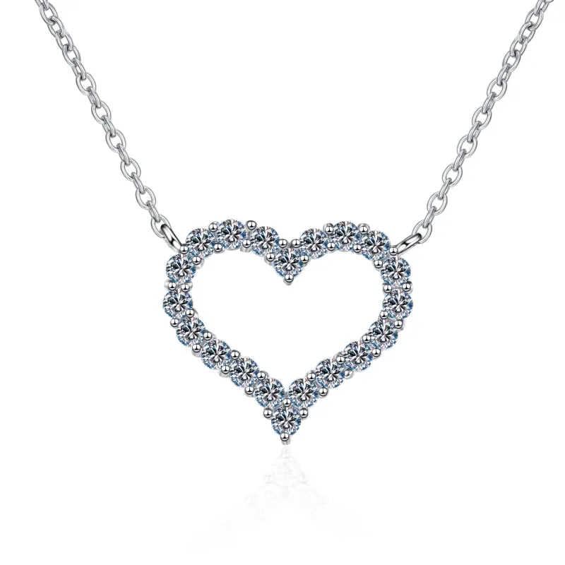 Round Cut Moissanite Diamond Heart-shaped Necklace