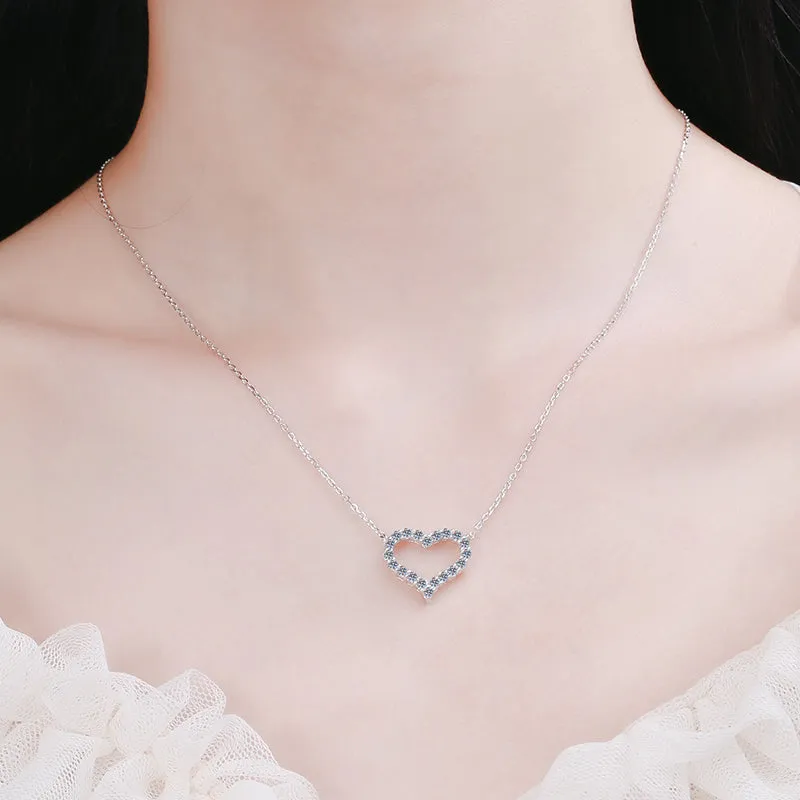 Round Cut Moissanite Diamond Heart-shaped Necklace