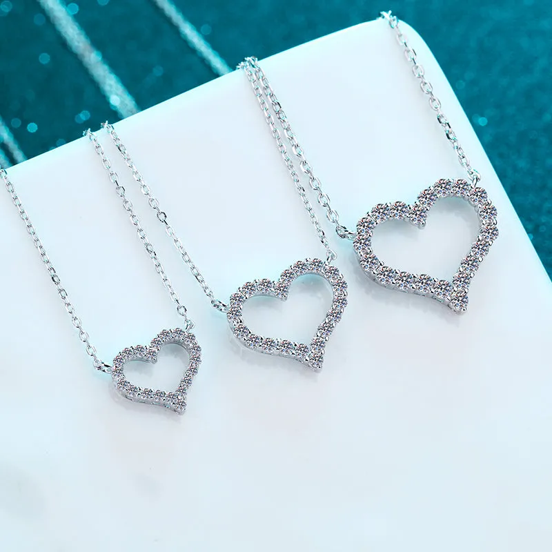 Round Cut Moissanite Diamond Heart-shaped Necklace