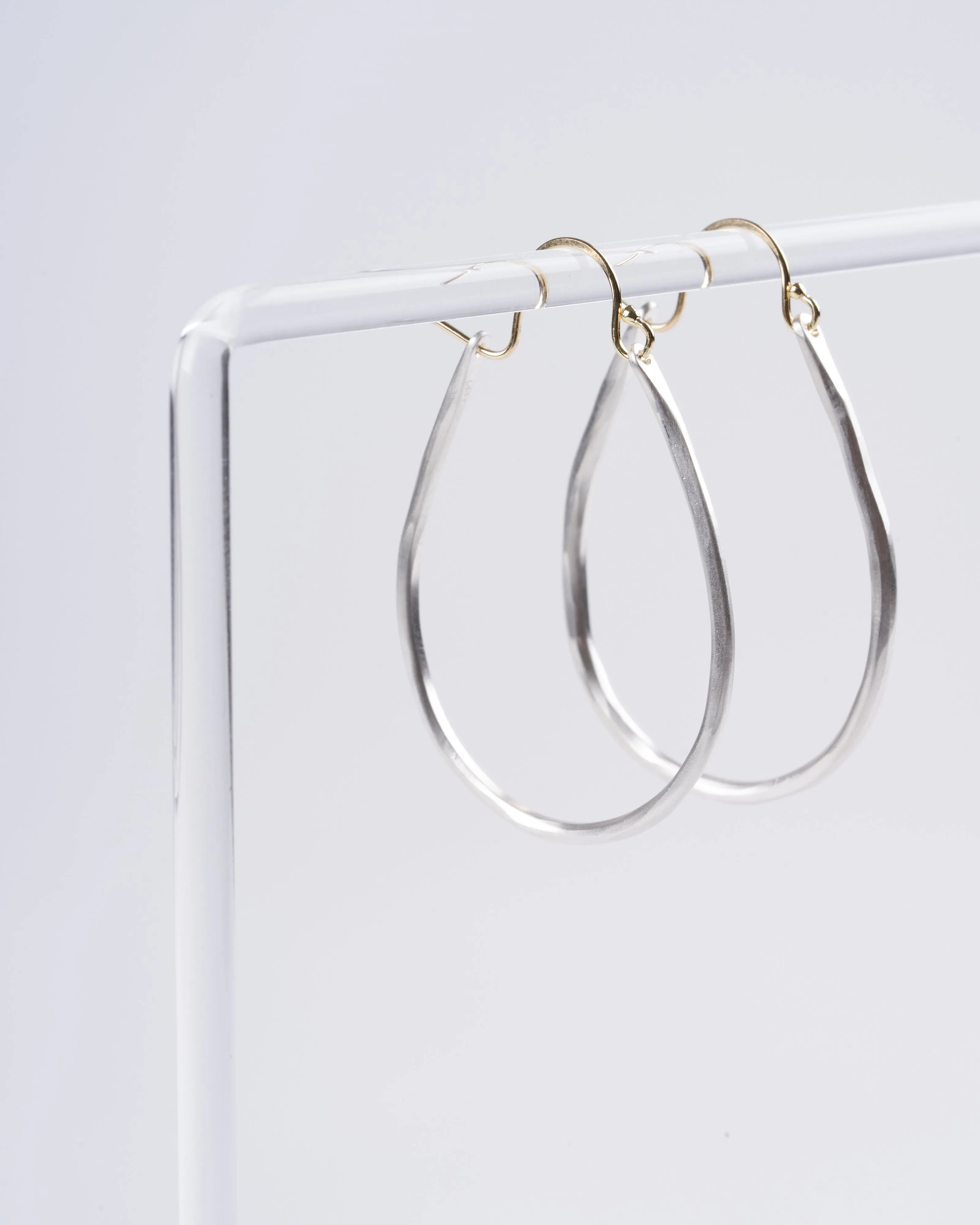 small anjou hoops - silver