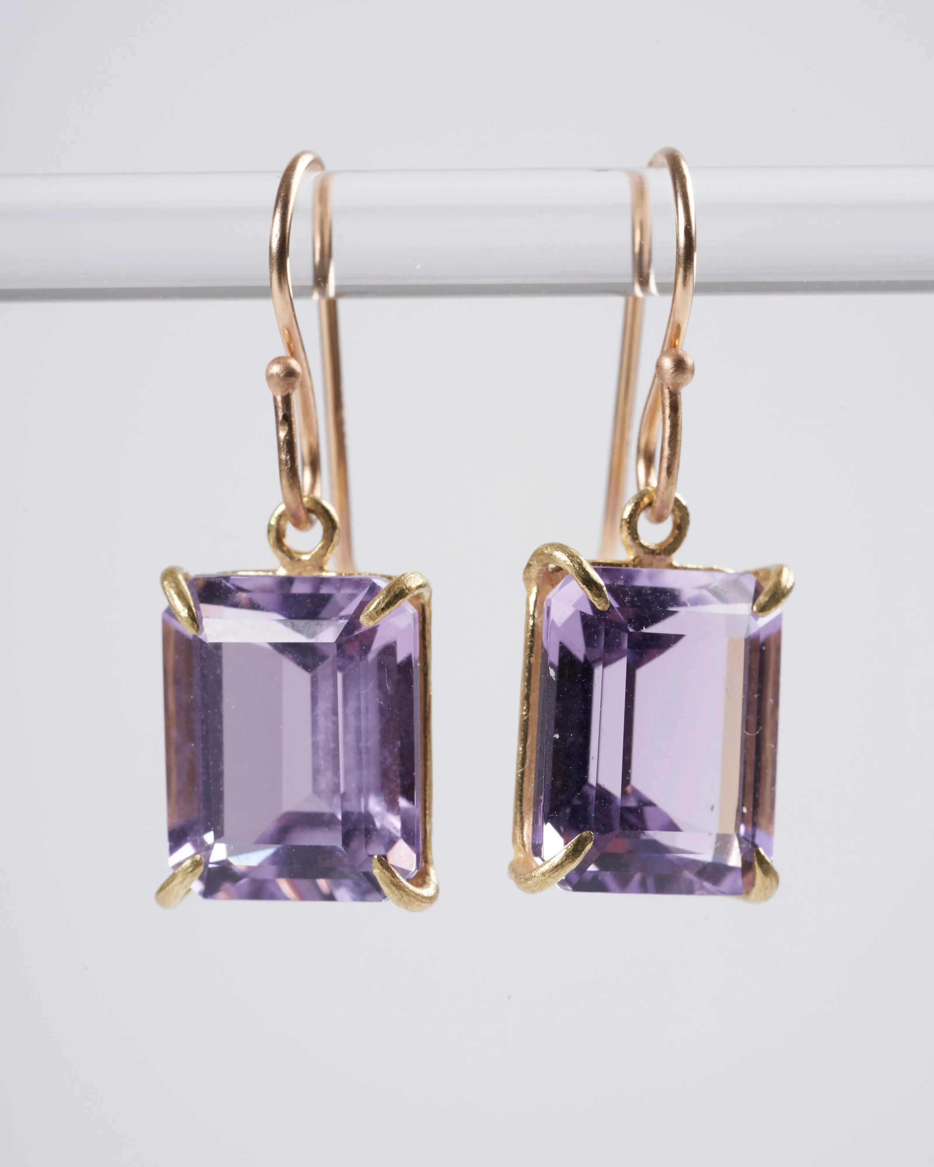 small emerald cut faceted lavender amethyst earrings - 18k gold