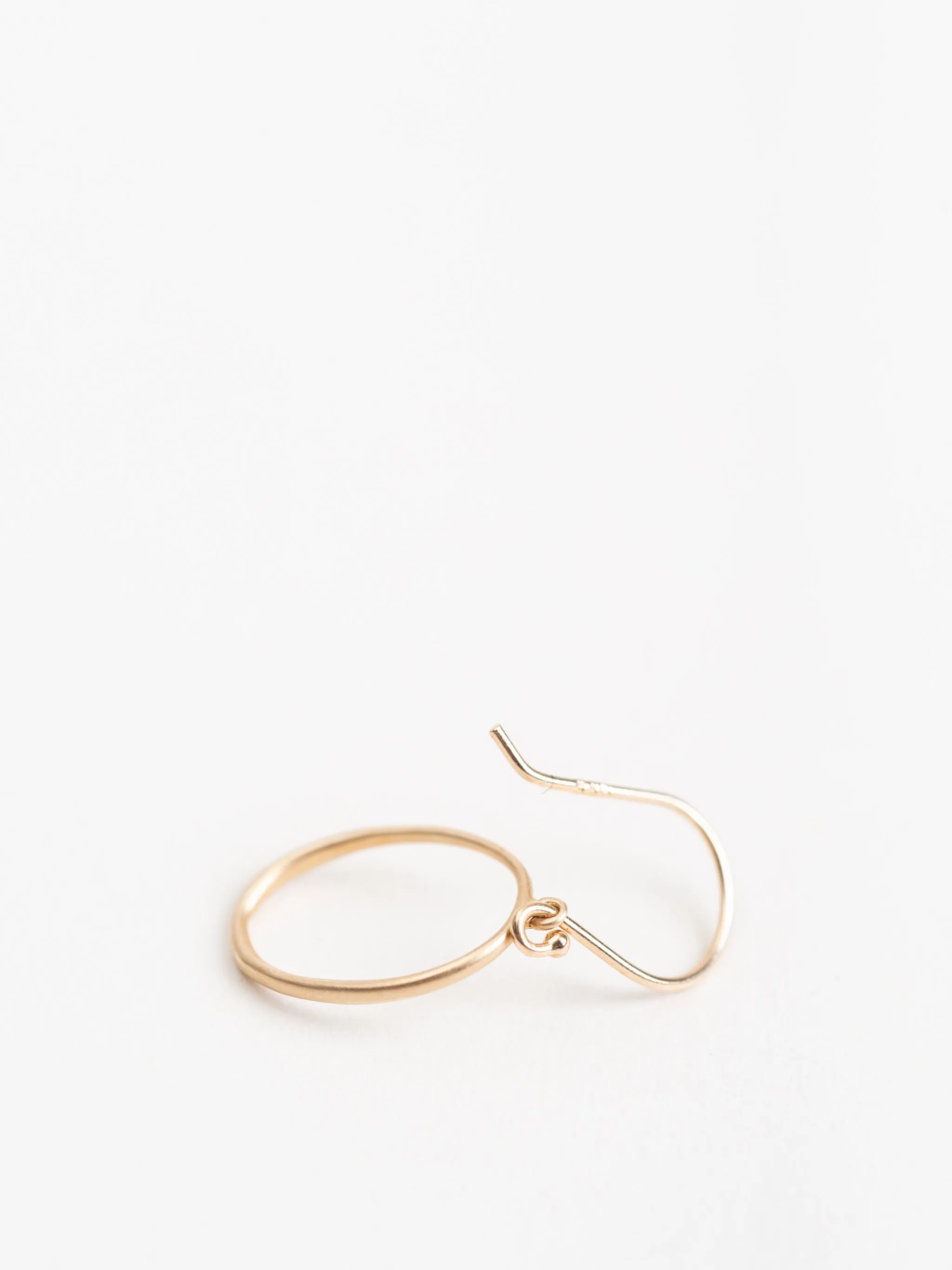 small "0" drop earrings