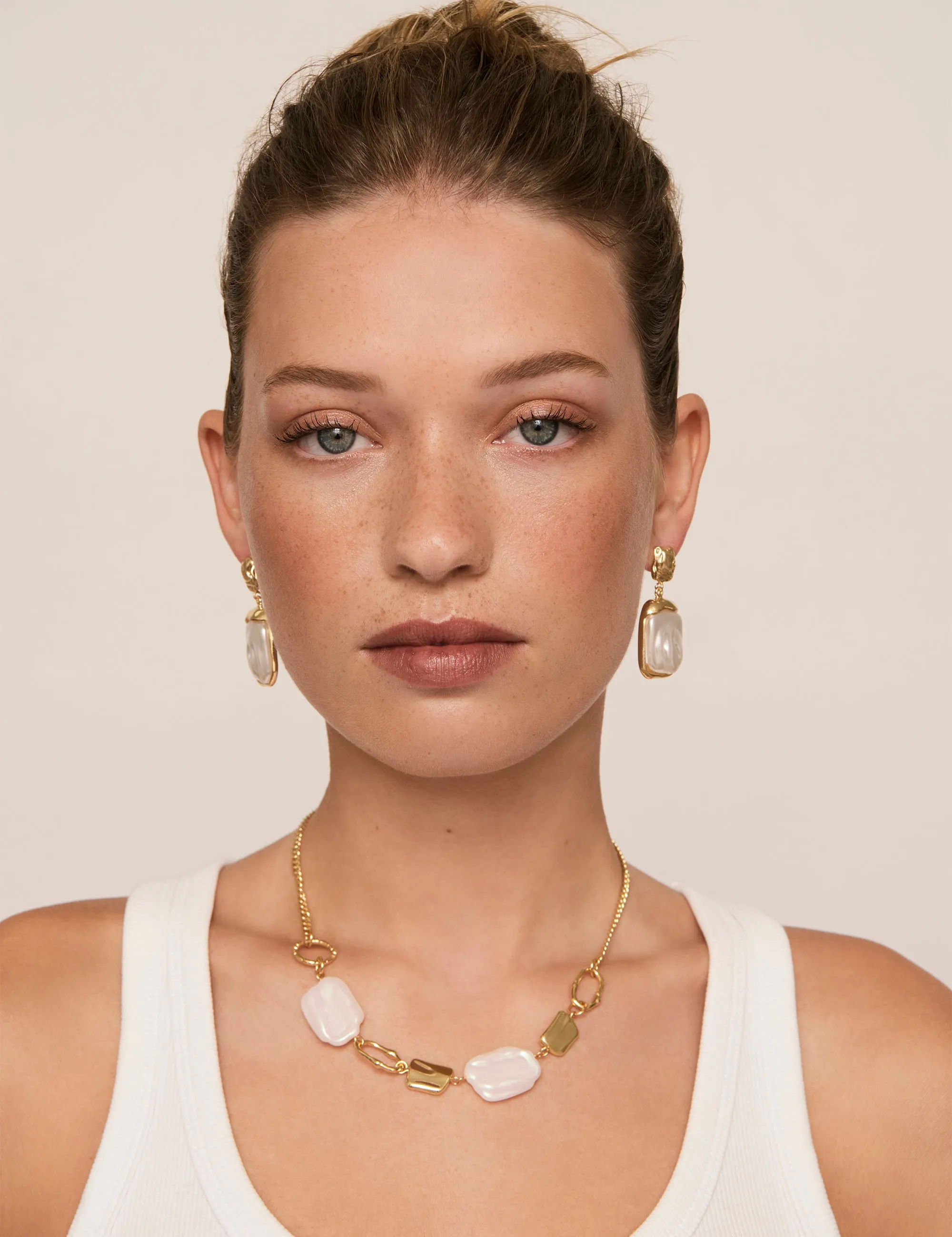 STATEMENT PEARL CLIP EARRING