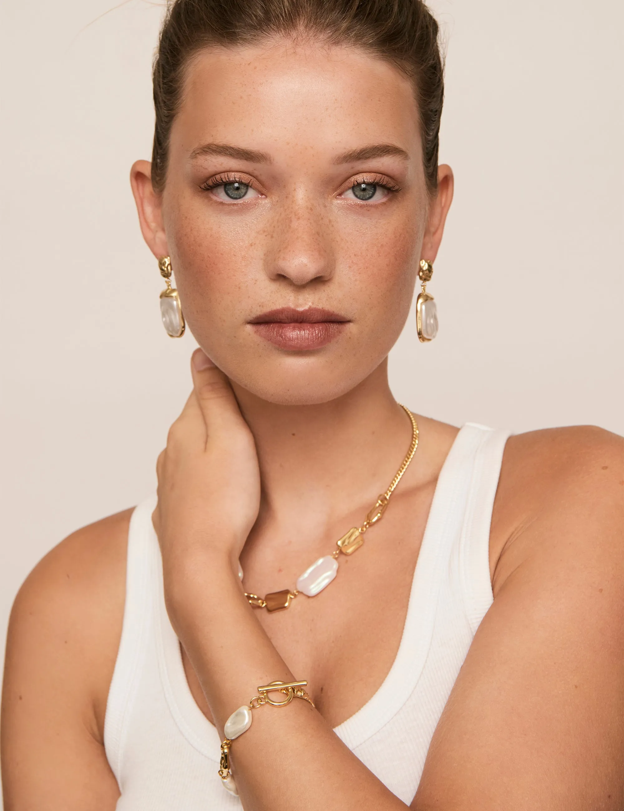 STATEMENT PEARL CLIP EARRING