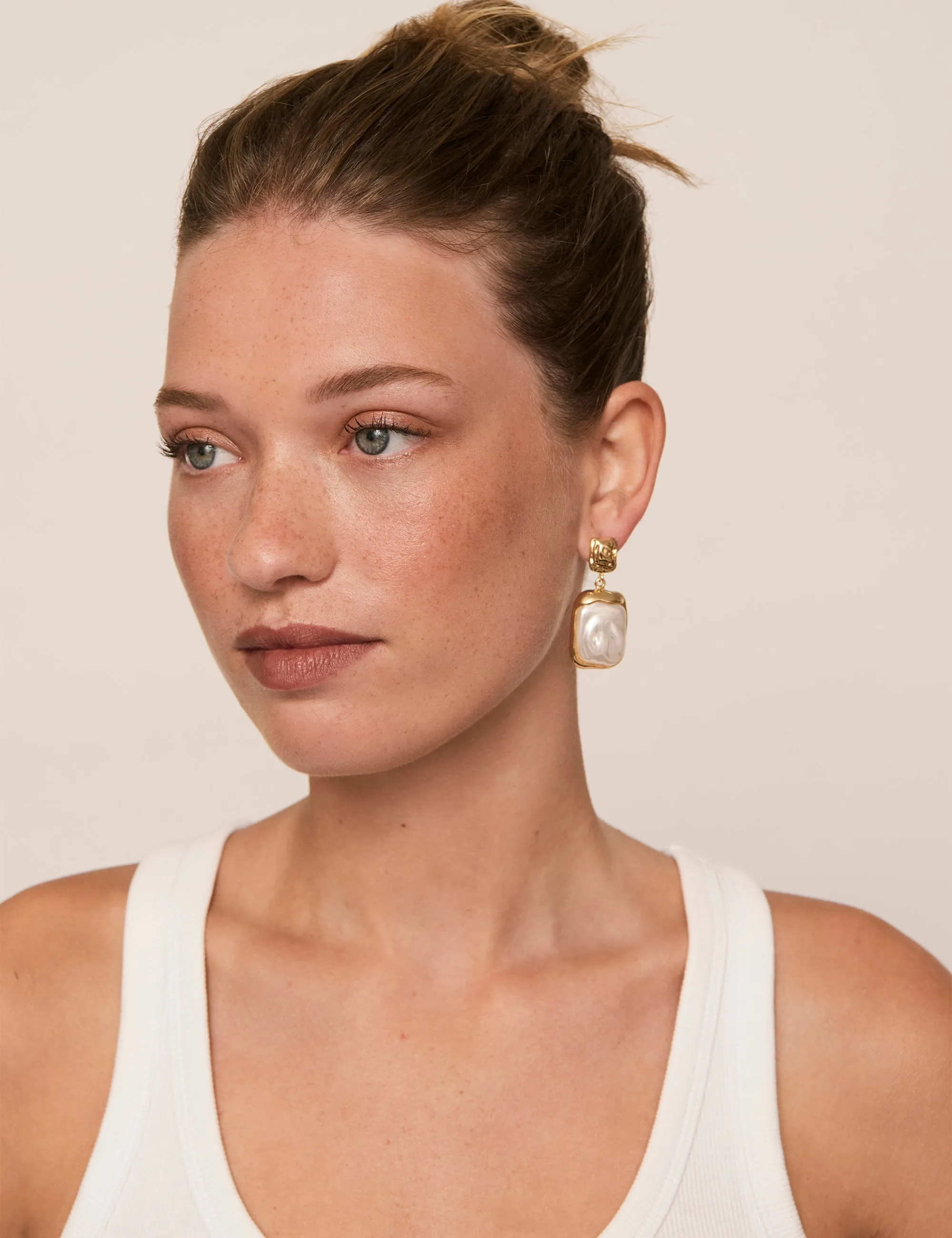 STATEMENT PEARL CLIP EARRING