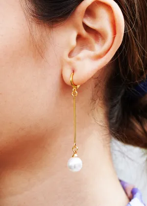 The "Tai" Pearl Bar Earring