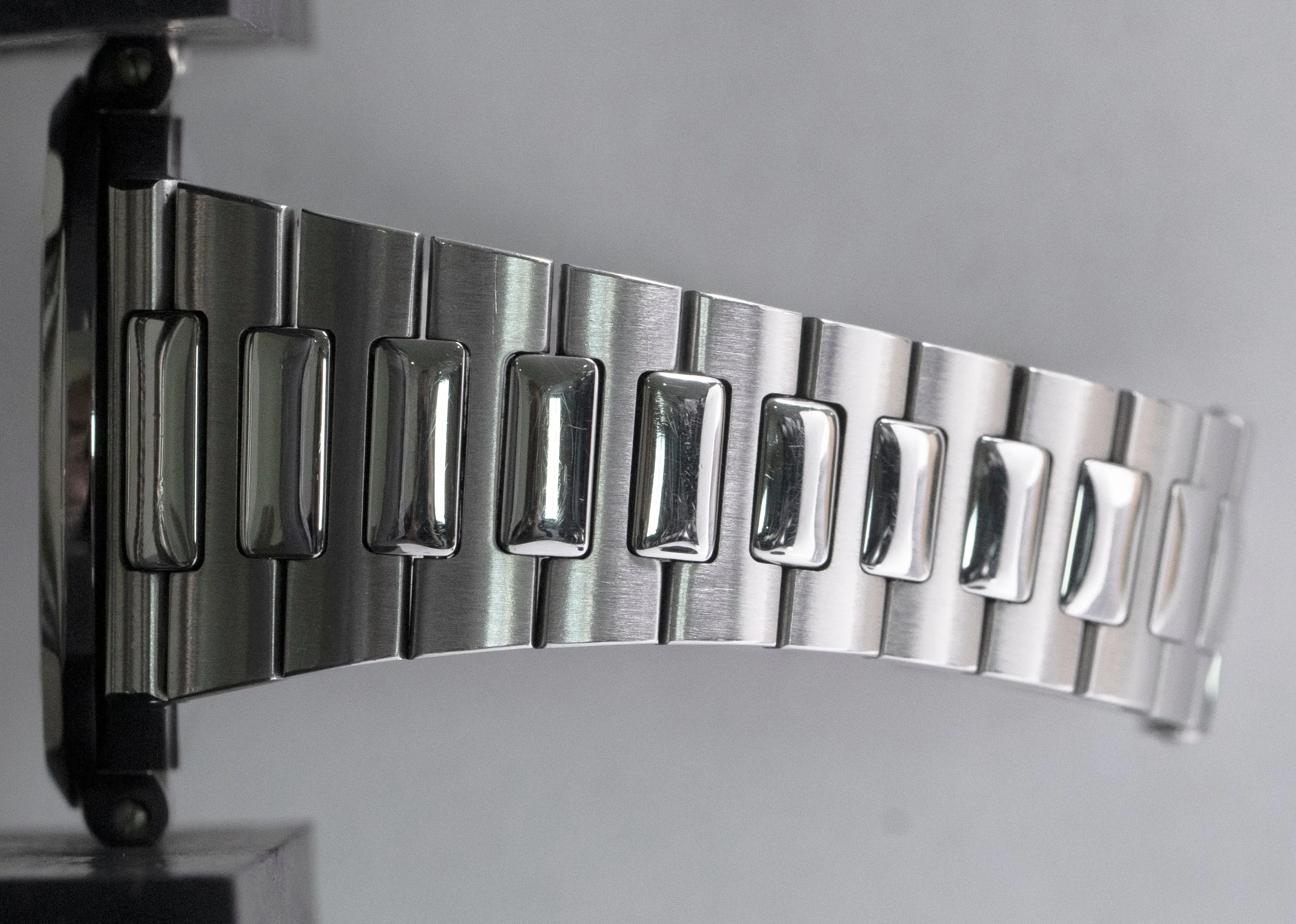 UNPOLISHED PAPERS Patek Philippe Nautilus Comet 3710/1A Black Roman 42mm B P